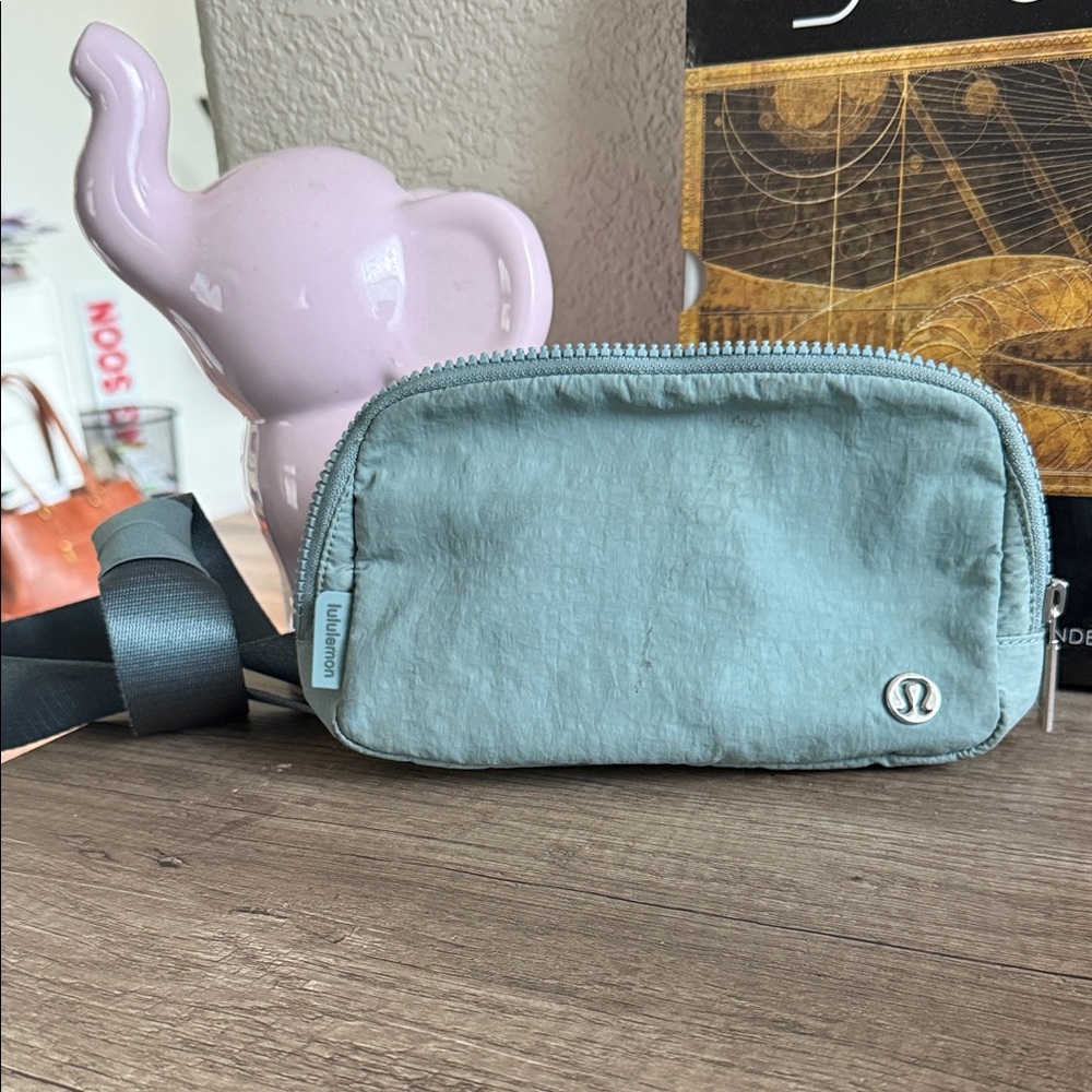 Lululemon Athletica Teal Men's Belt Bag